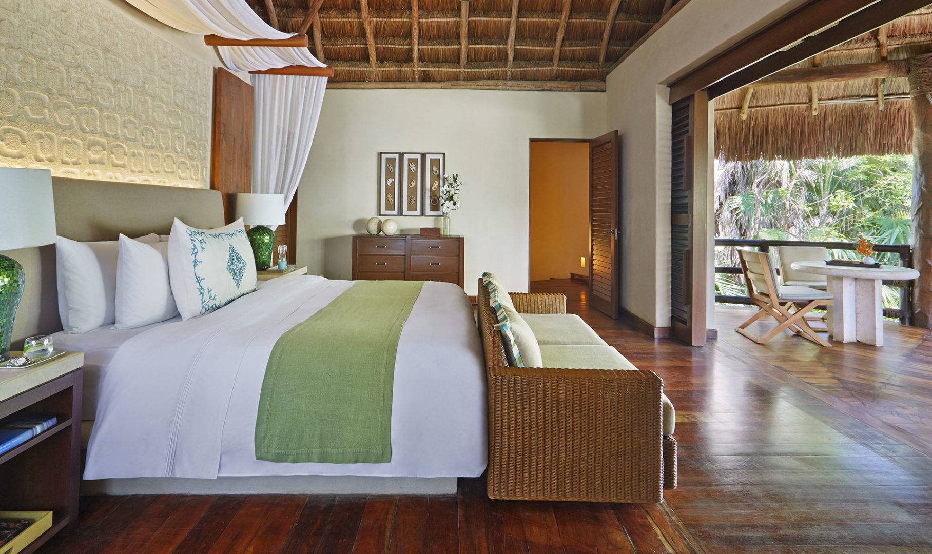 Ocean View Two Level Villa Guestroom