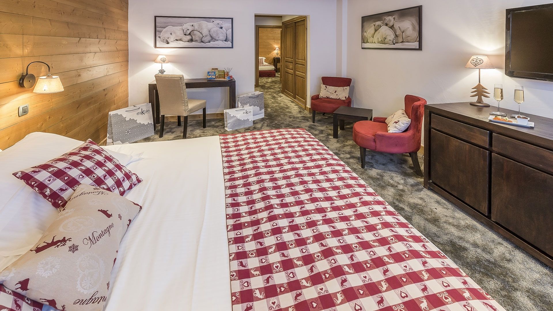Family Deluxe room for 5 people