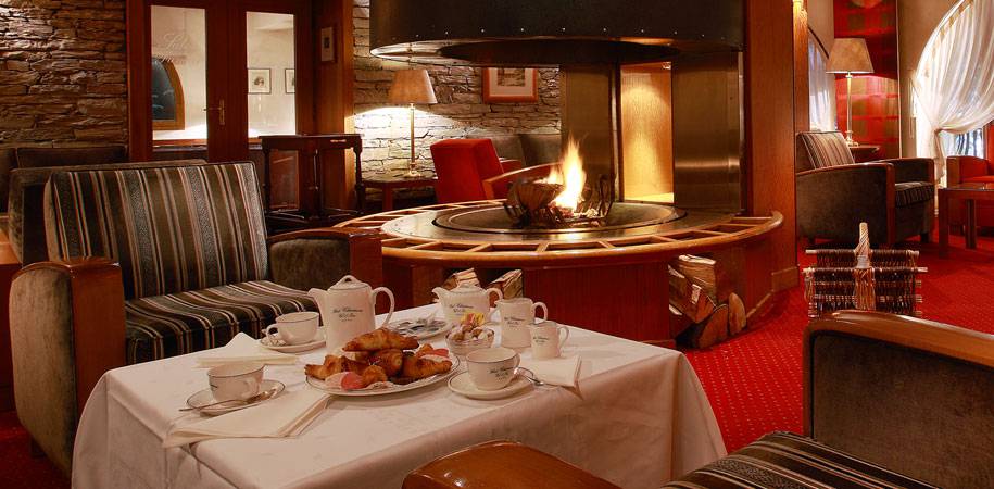 Lounge Fire Place