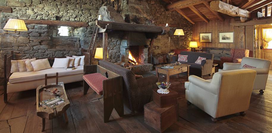 The lounge at Chalet Lo Miete