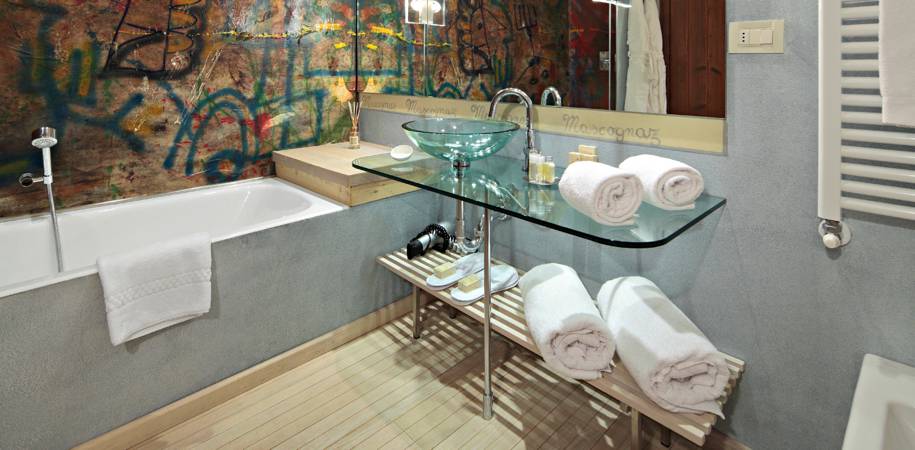 New style bathroom in Etre